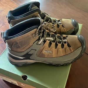 KEEN Targhee III Mud WP bungee cord/black boots size 11.5 new in box $70.00